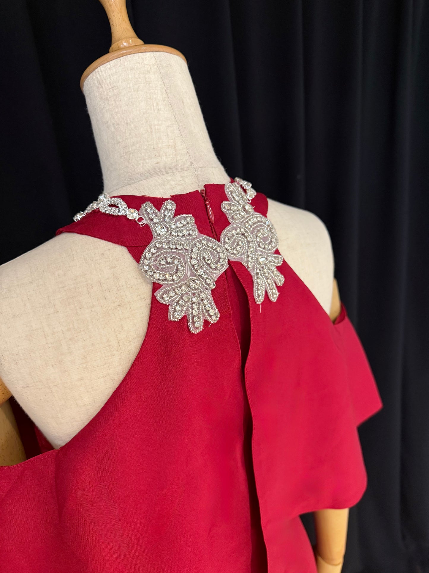 RE-E9 ビジュー付きオフショルダー