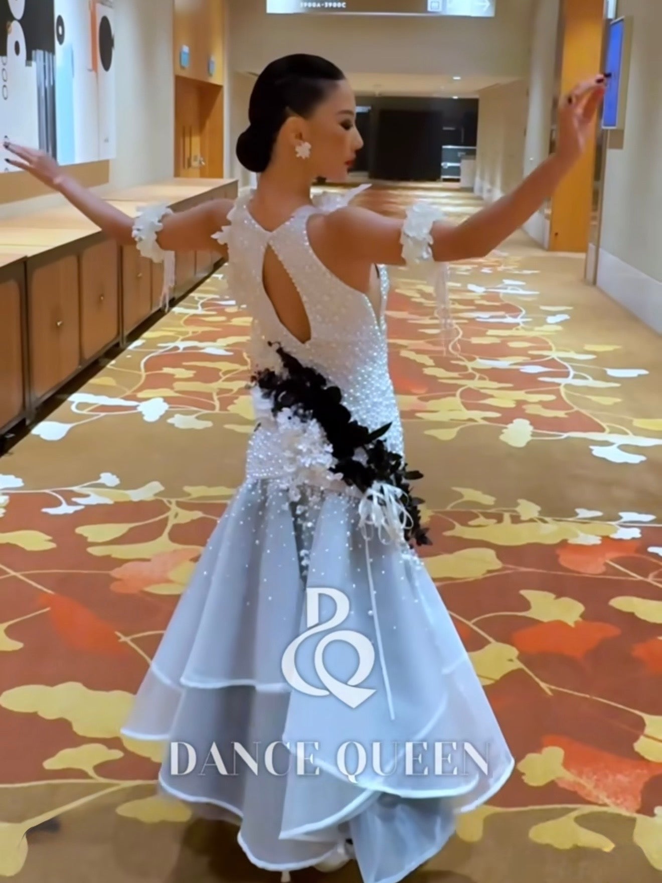 DQ-D97 Annieスポンサードレス Whiteパール