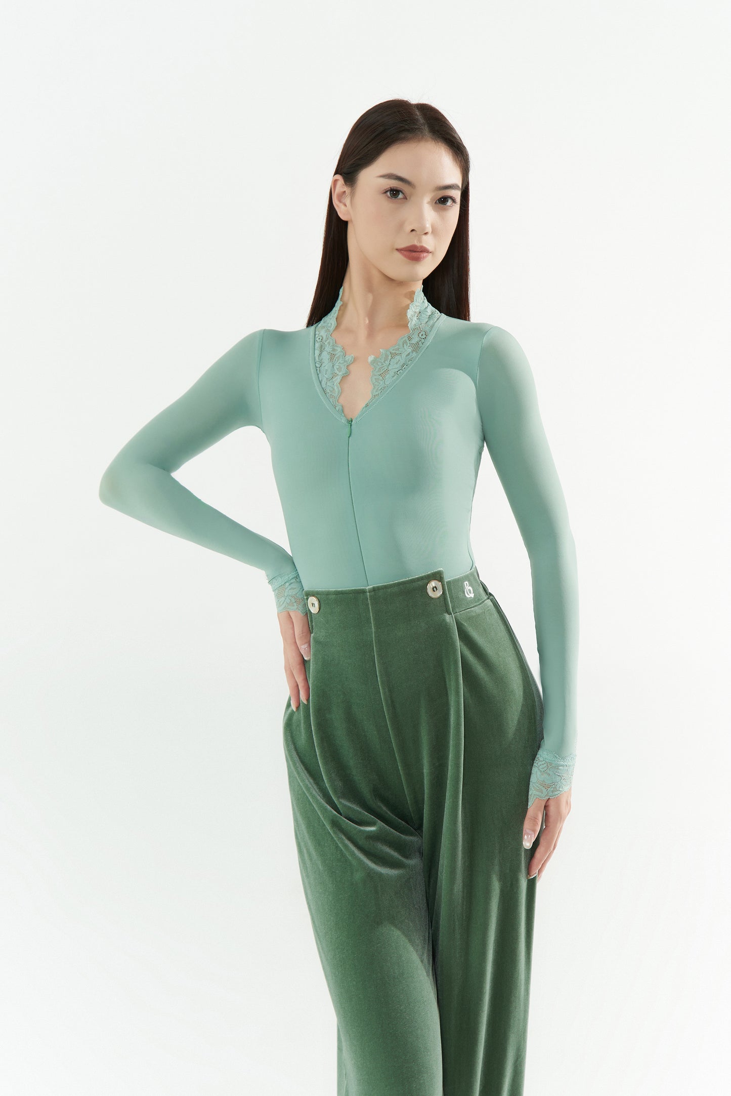 DQ-1059 Vネックジップアップトップス