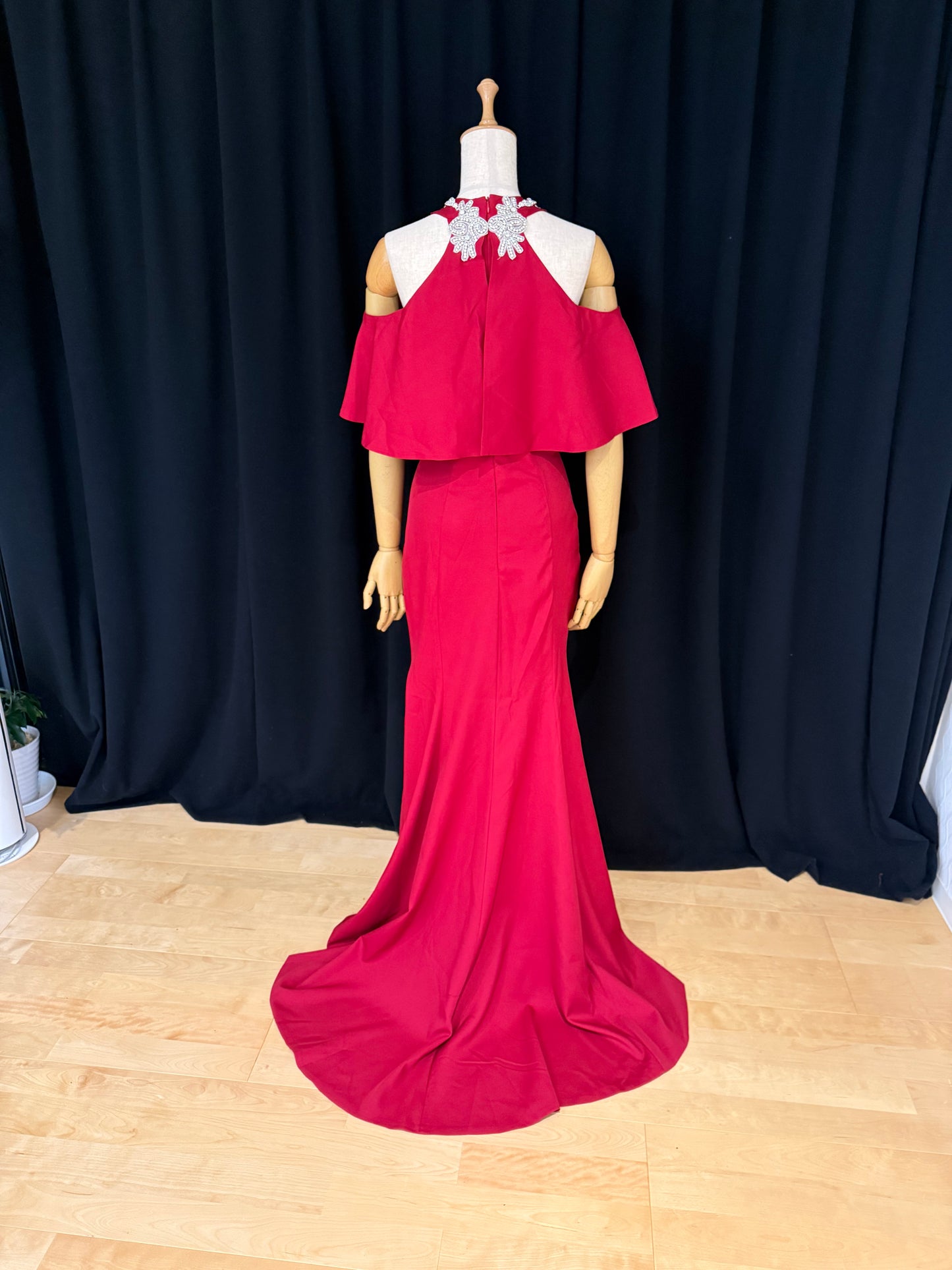 RE-E9 ビジュー付きオフショルダー