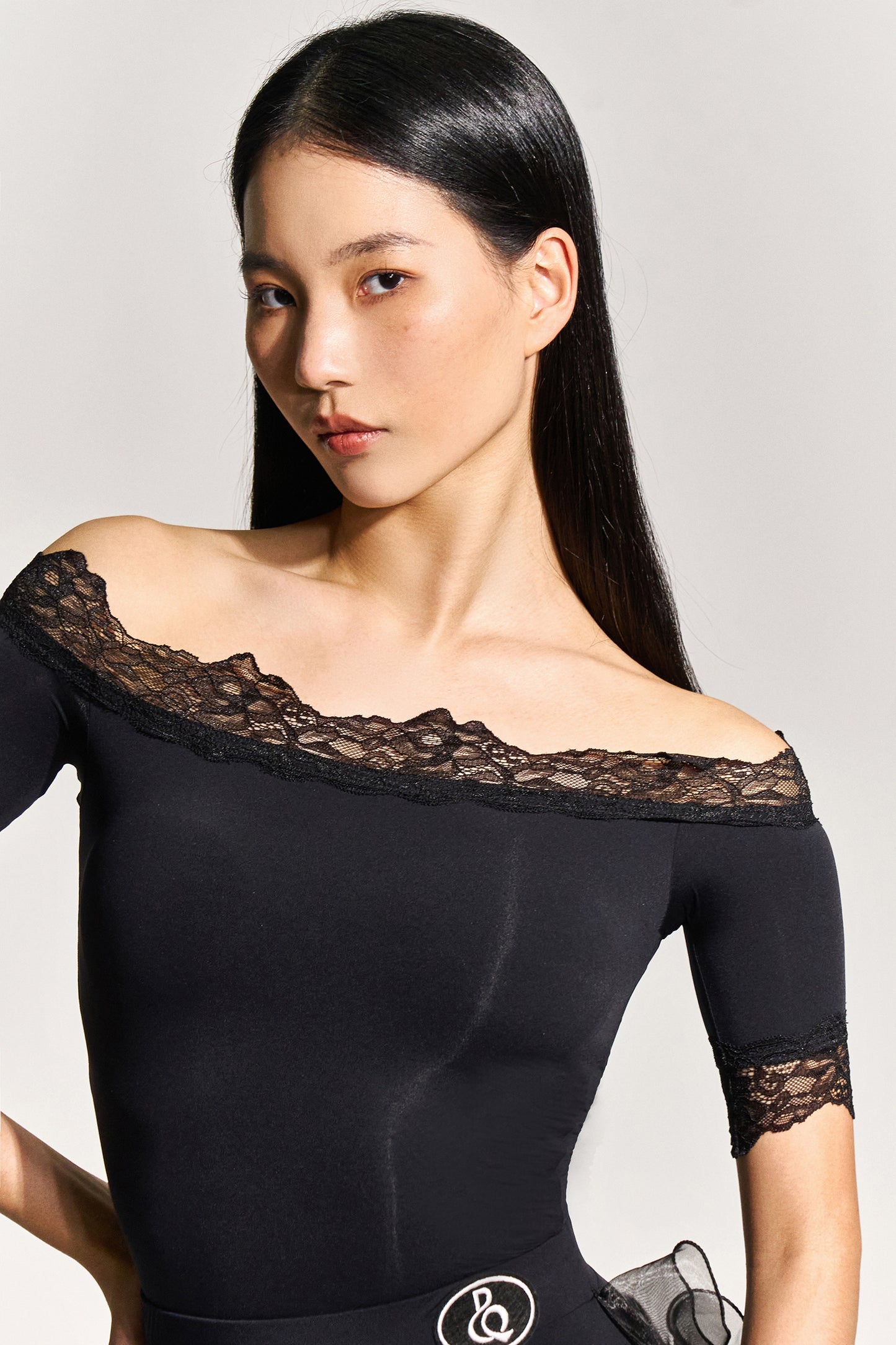 DQ-999 レースオフショルダートップス（半袖）