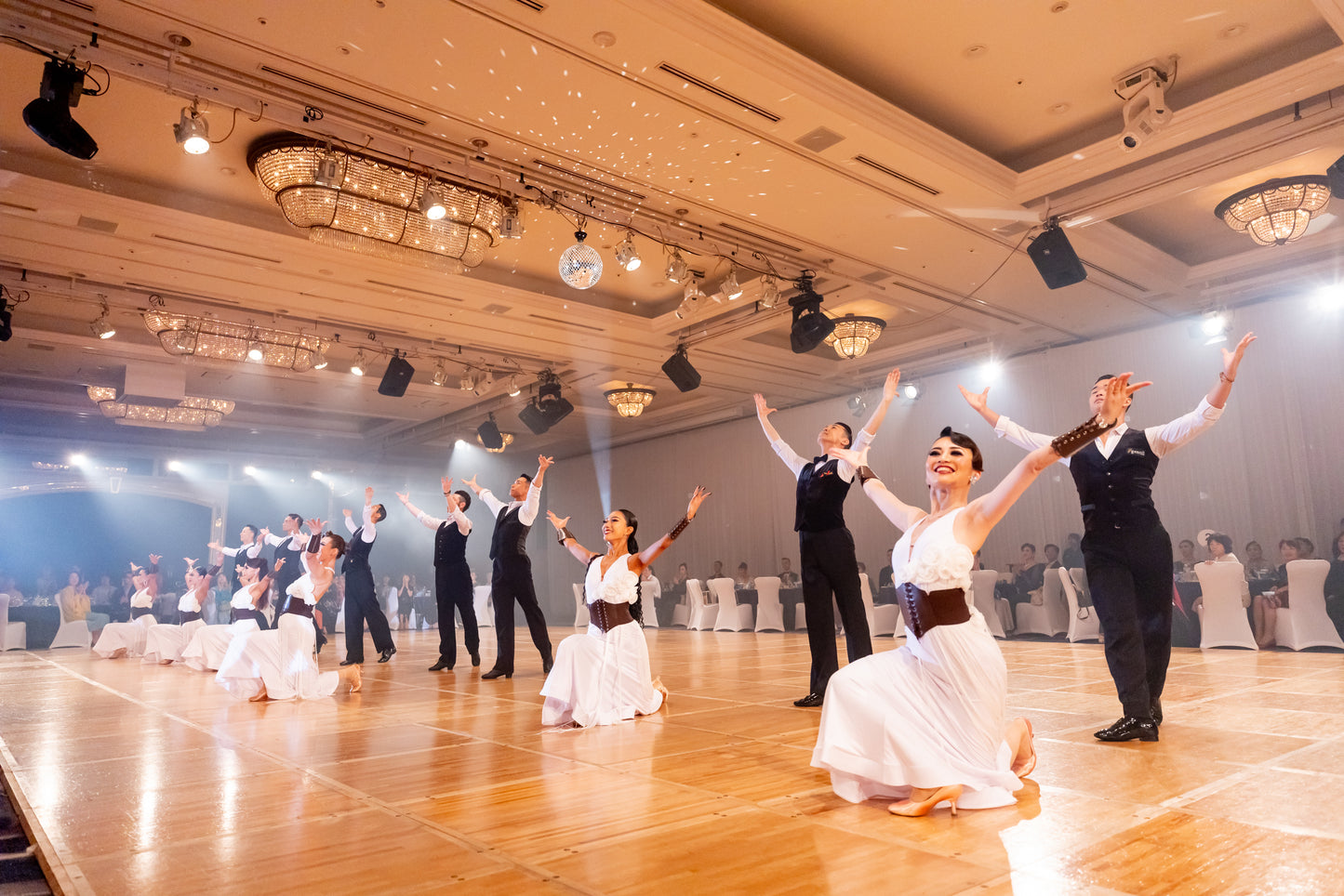 【レンタル】FMドレス / Whiteロングフリンジ