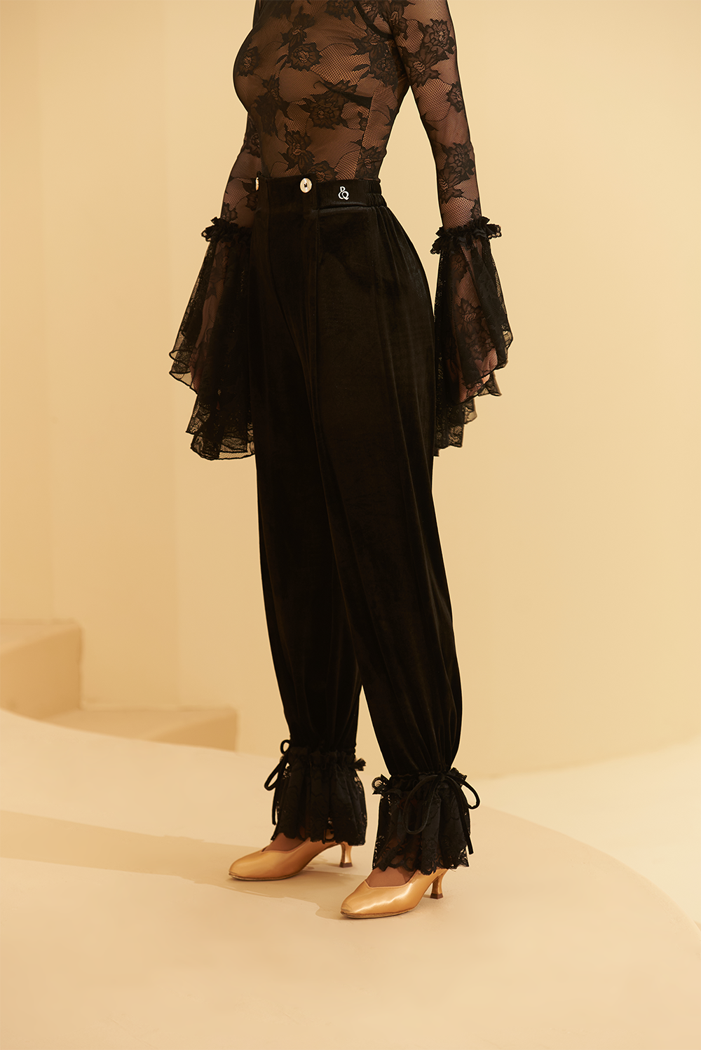 DQ-266-1 レース裾絞りパンツ – Dance Shop Reve DQ-266-1 レース裾絞りパンツ – Dance Shop Reve