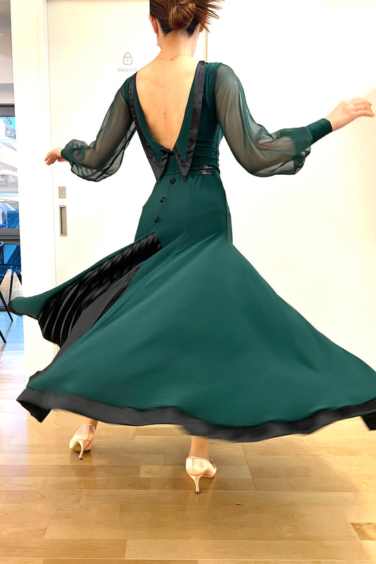 ボタン付スカート